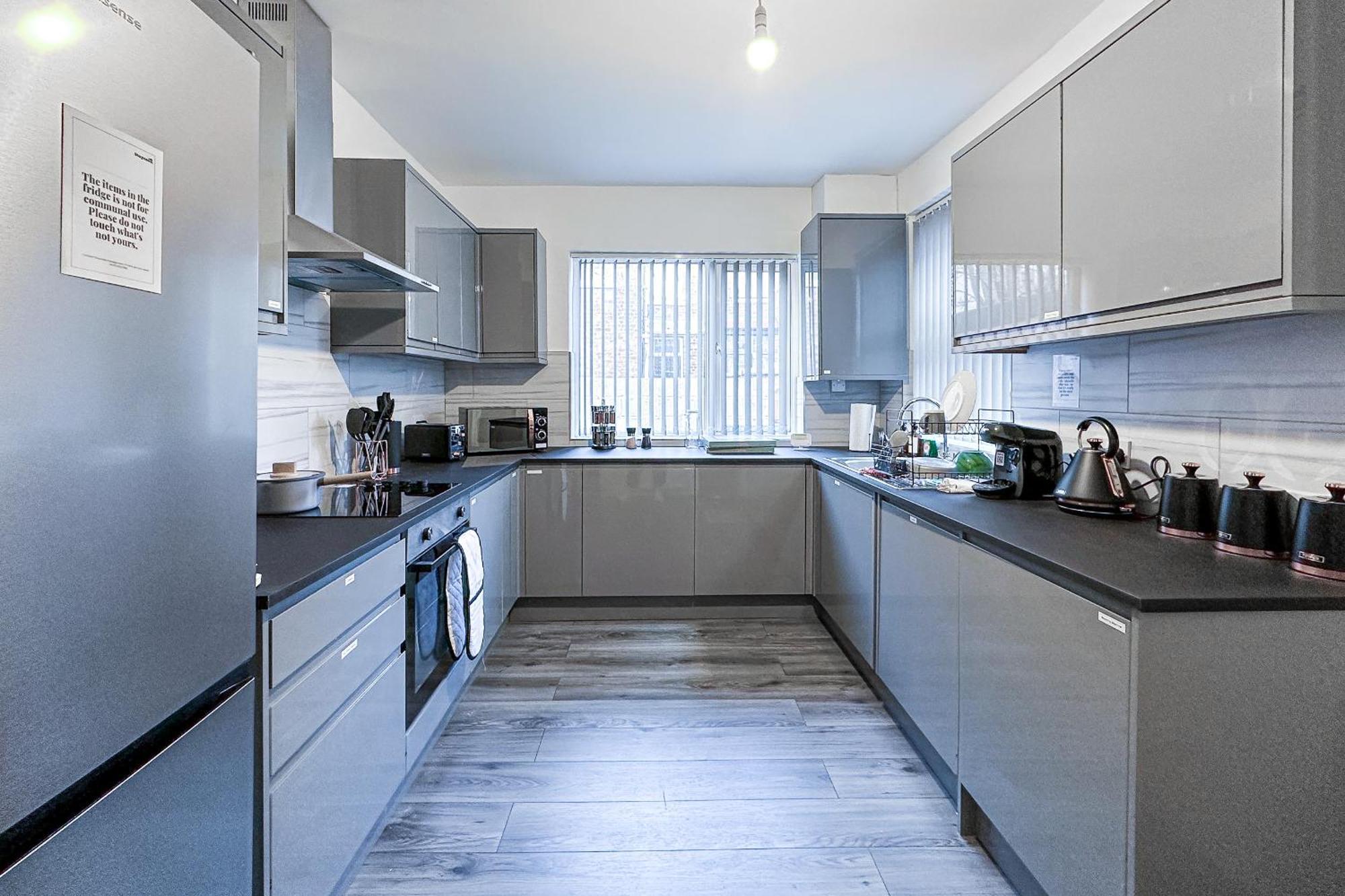 Ashfield Co-Living - Private Room Self-Cater Manchester Exterior photo