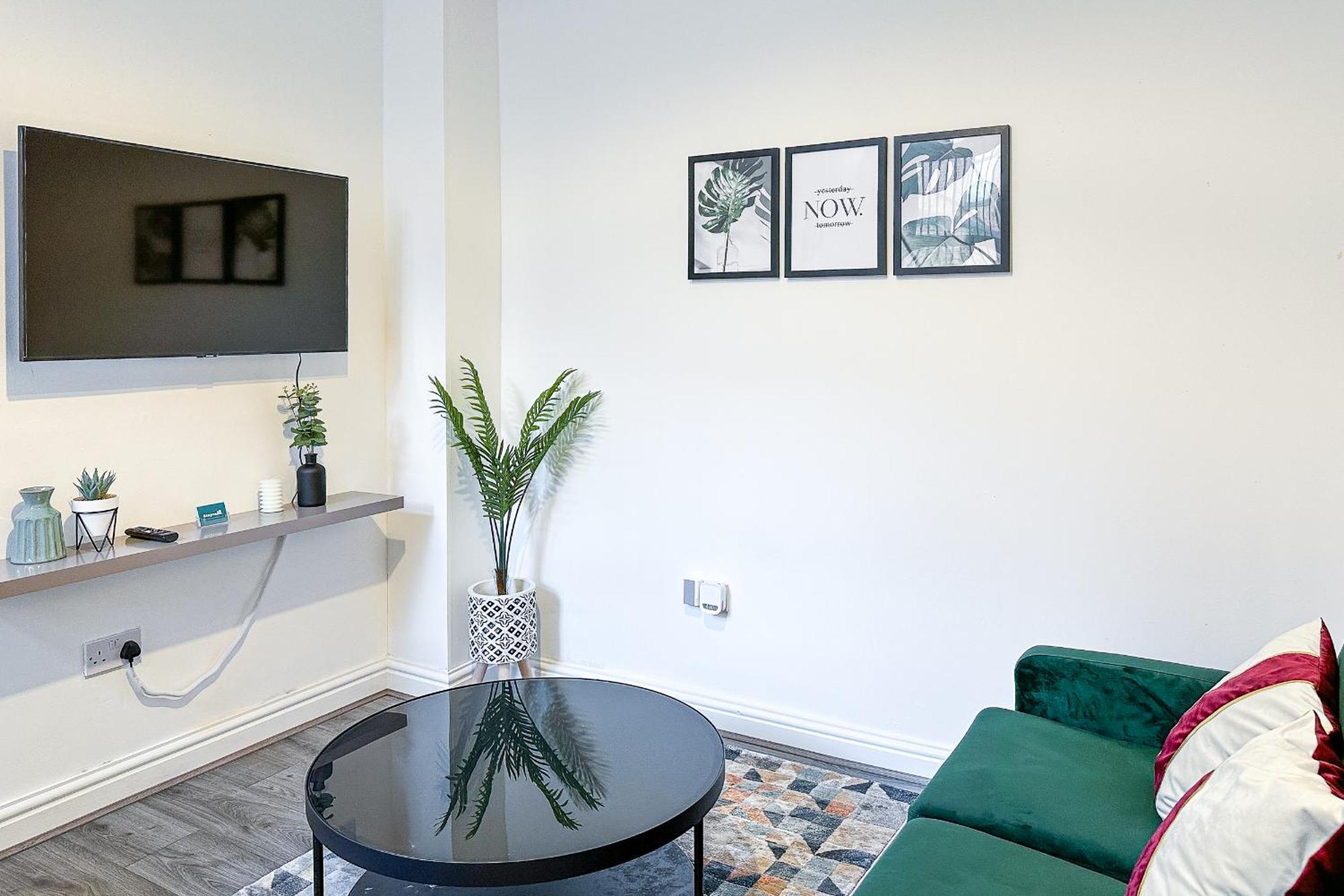 Ashfield Co-Living - Private Room Self-Cater Manchester Exterior photo